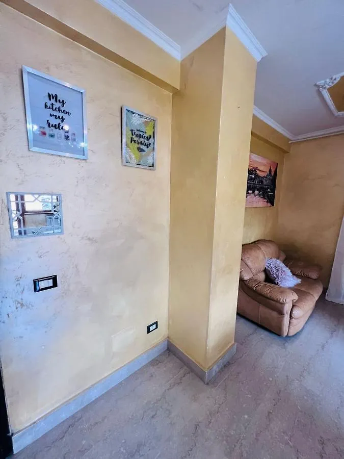 Apartment Ferienwohnung Gold House Via Roma Pavona Italien